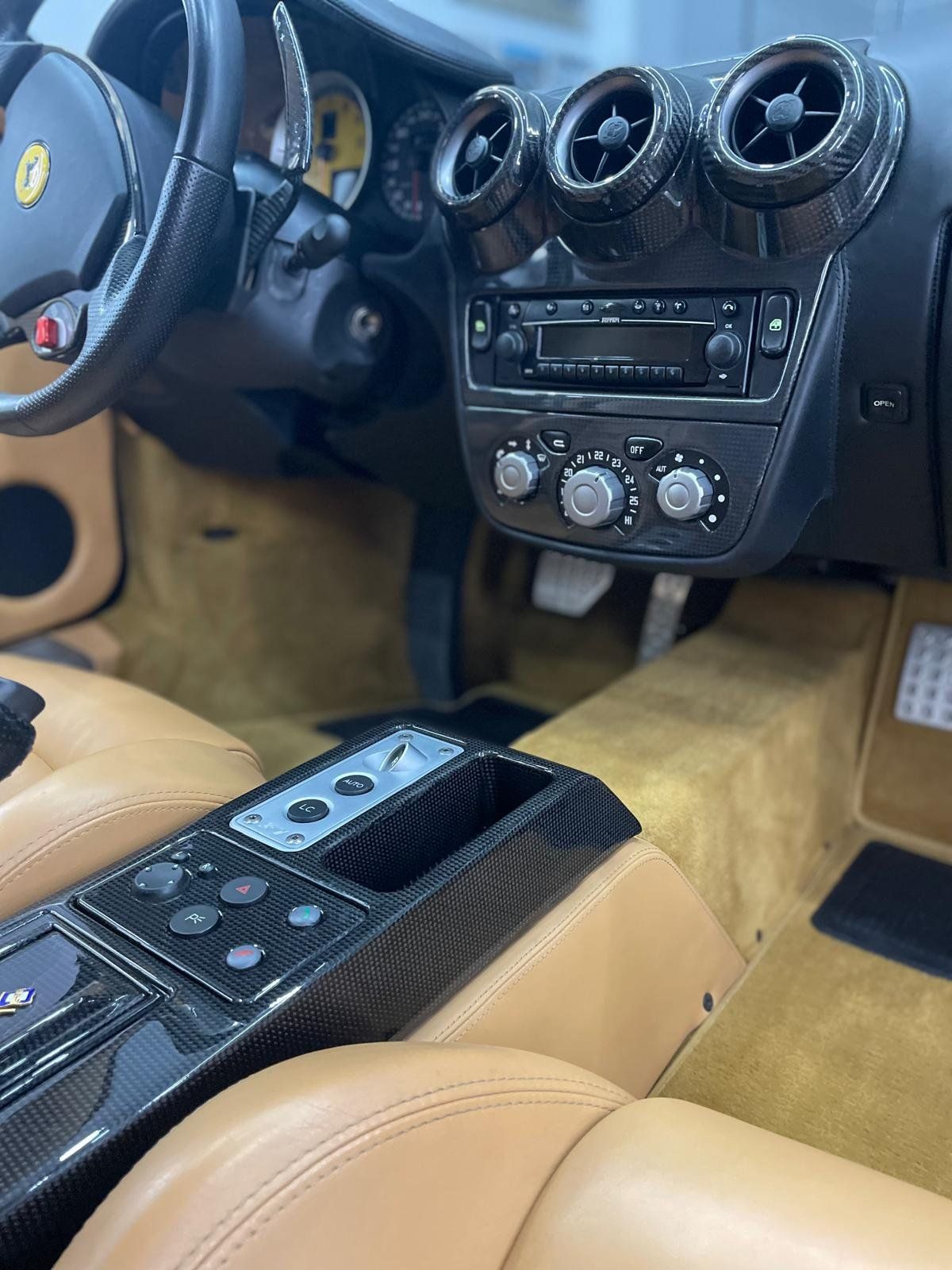 Komplette Carbon-Mittelkonsole für Ferrari F430 Coupé – weitere Ansicht 3