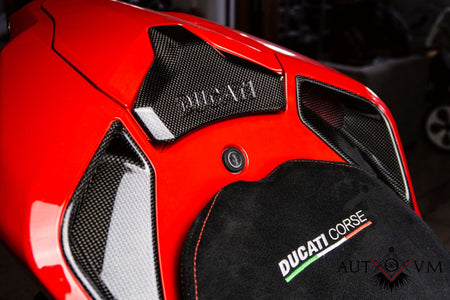 Carbon-Lufteinlass am Heck für Ducati 848, 1098 & 1198 – weitere Ansicht 3