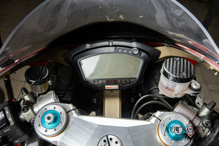 Carbon-Deckel für Brems- & Kupplungsbehälter – Ducati – weitere Ansicht 6