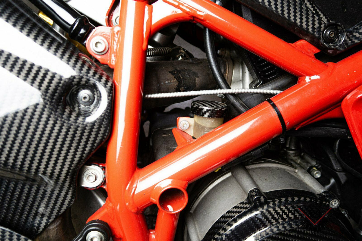 Carbon-Deckel für Brems- & Kupplungsbehälter – Ducati – weitere Ansicht 8